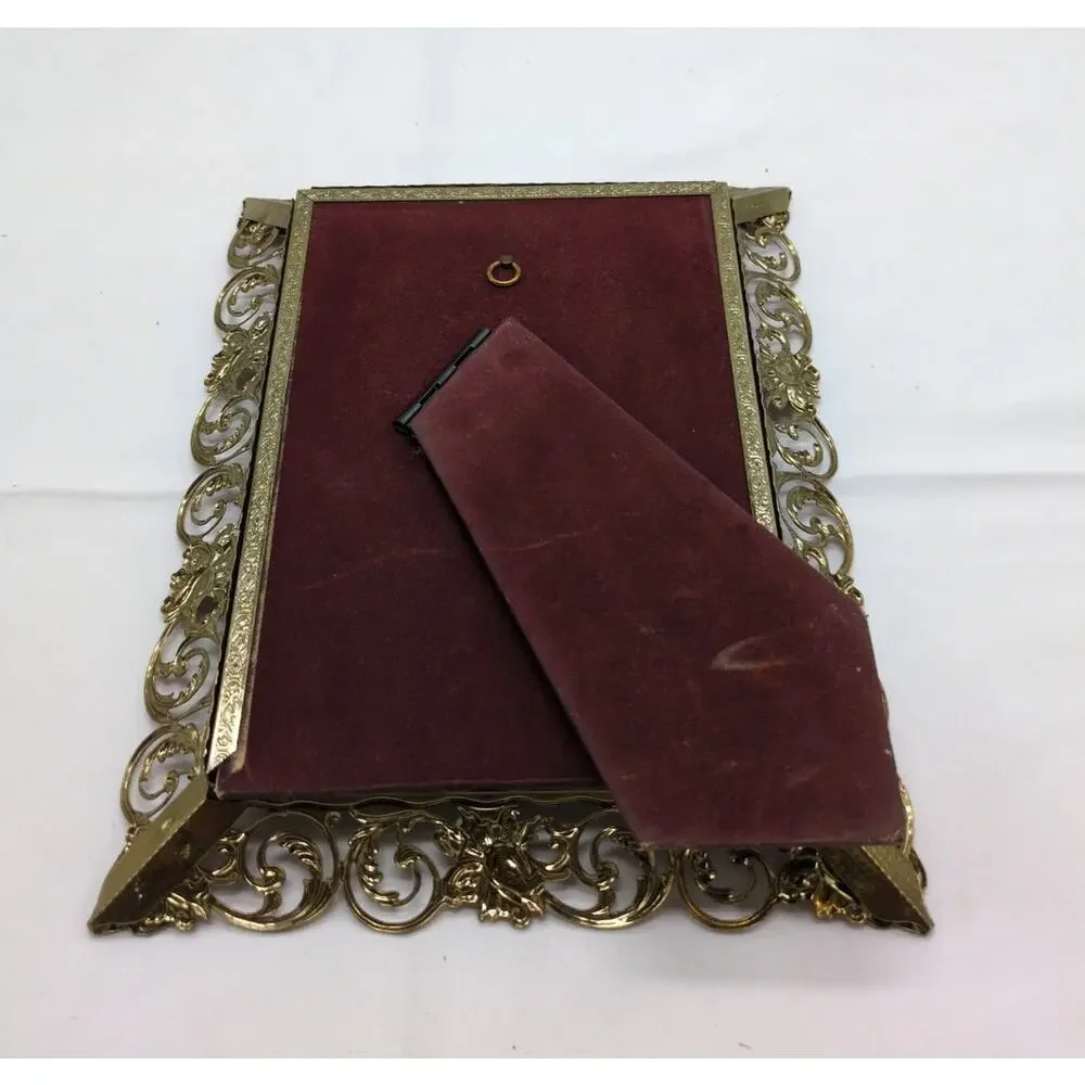 Vtg Stylebuilt Hollywood Regency Gold Filigree Frame 8x10 Tabletop Velvet Easel